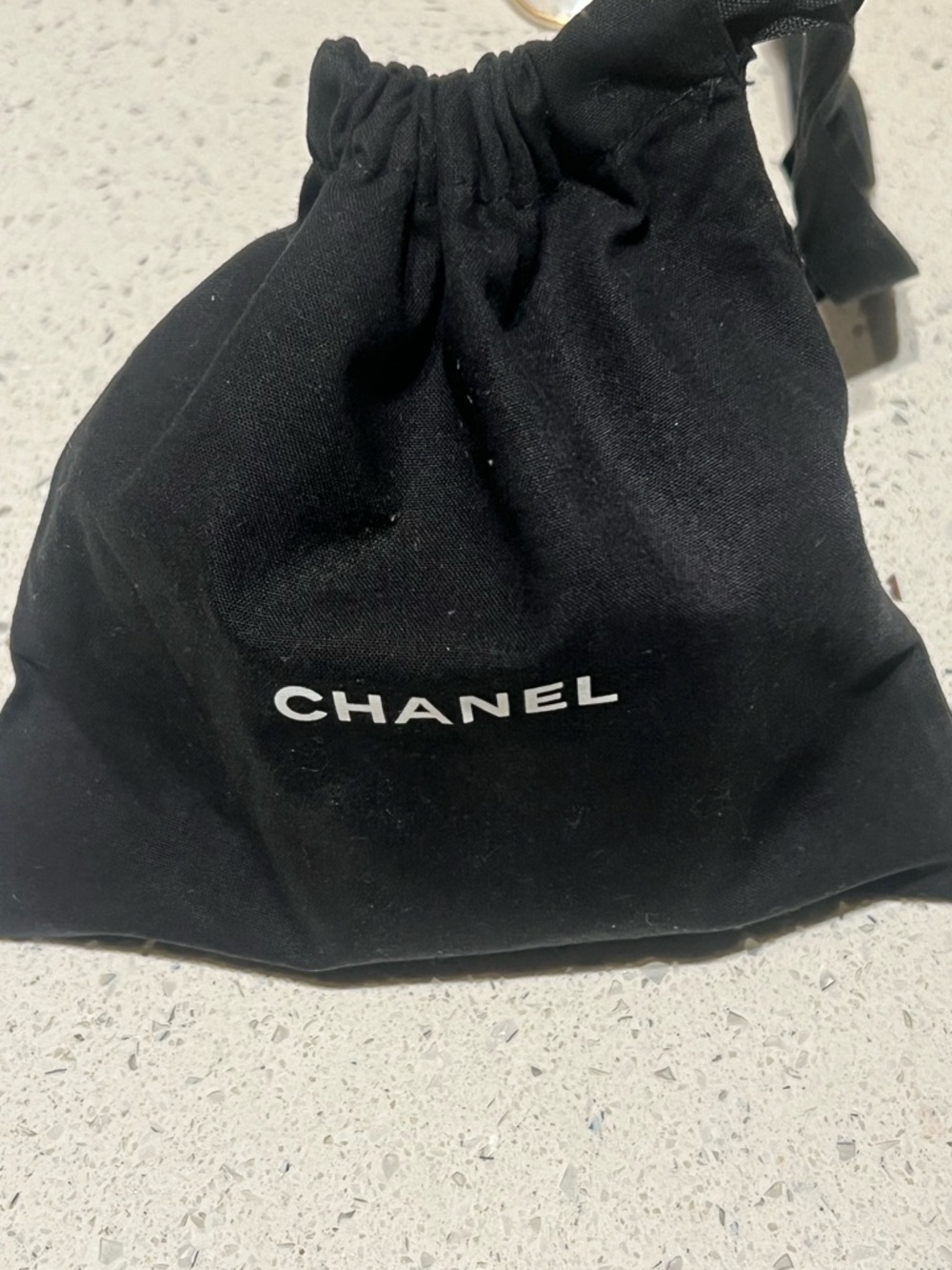 ❌SOLD❌ CHANEL camellia Silver-Tone Crystal Floral Ring - Picture 7 of 7